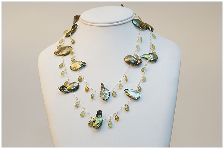 Green flat water pearl and peridot teardrop necklace