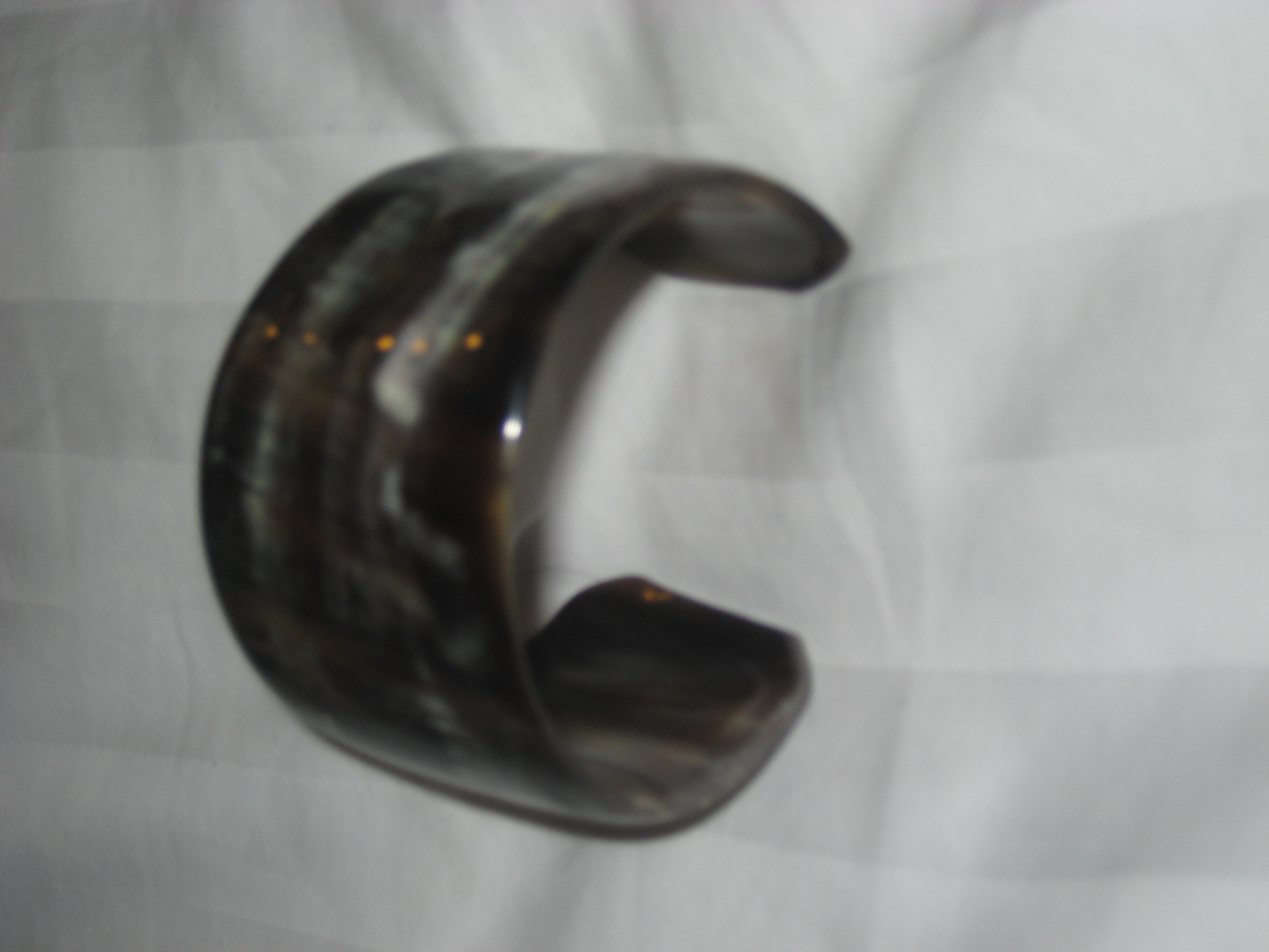 Beautiful horn cuff - Click Image to Close