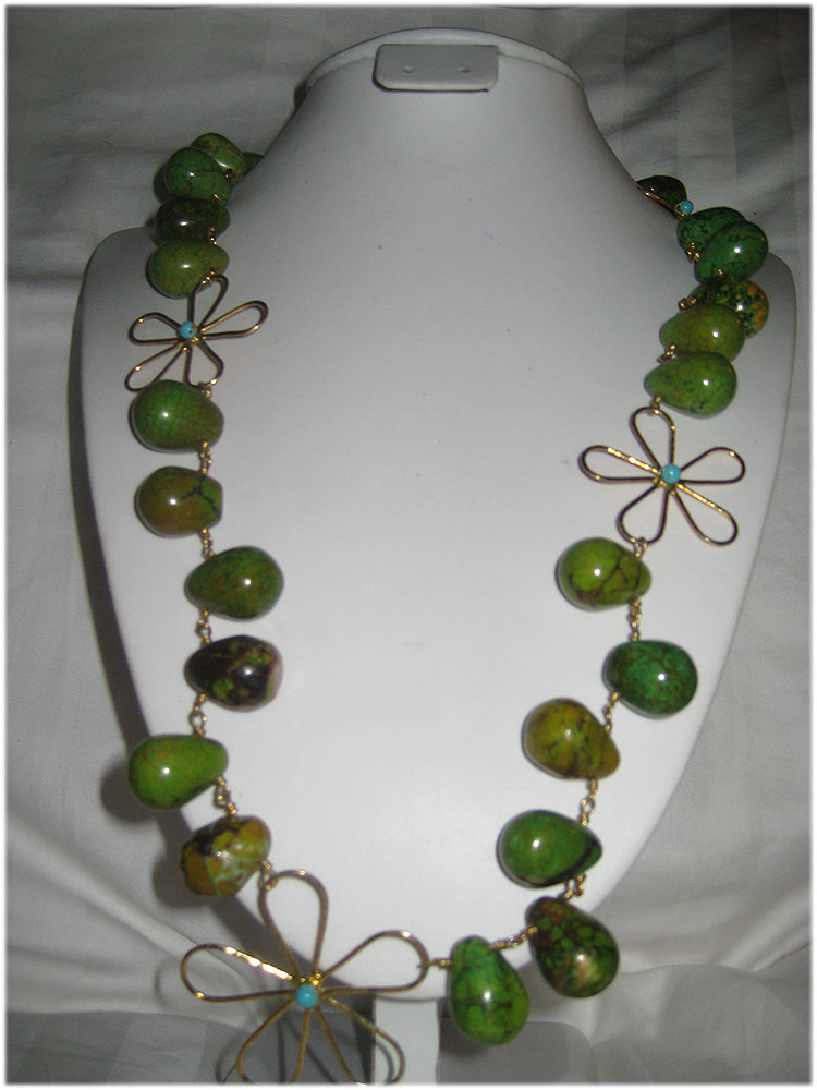 Fashionable long green turquoise necklace with flowers - Click Image to Close